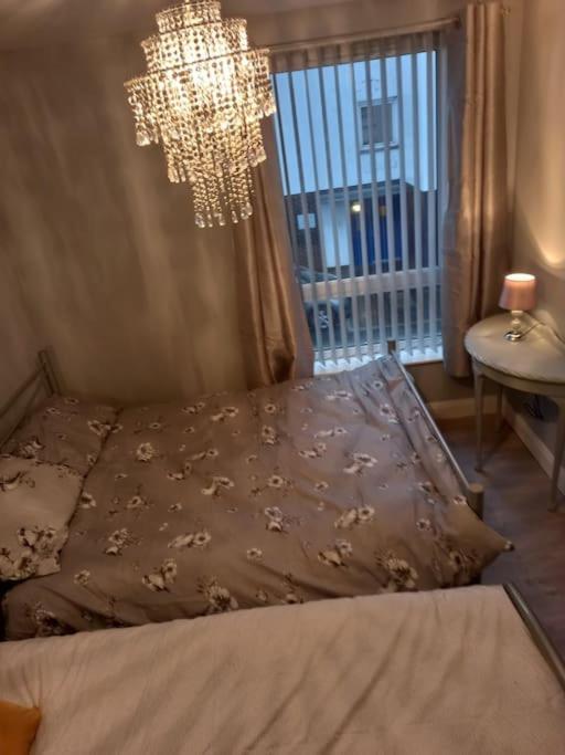 Modern 2-Bedroom City Apartment With Free Parking Belfast Exterior foto